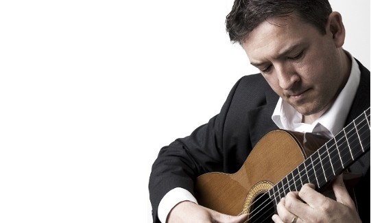 World class guitarist Gary Ryan strikes a chord for prestigious event in Galeri